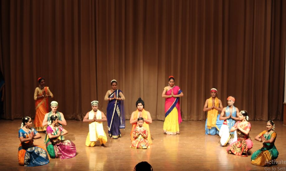 Baithe hue hain.JPG