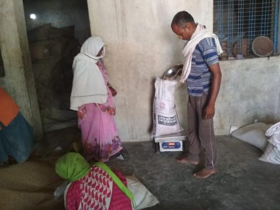 Ration distribution in Rewa.jpeg