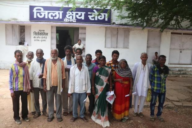 Silicosis patients at Panna District Hospital.jpg