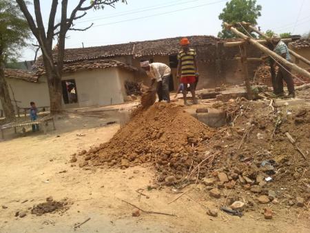 Well trenching in Banda. by Saurabh Sharma.jpeg