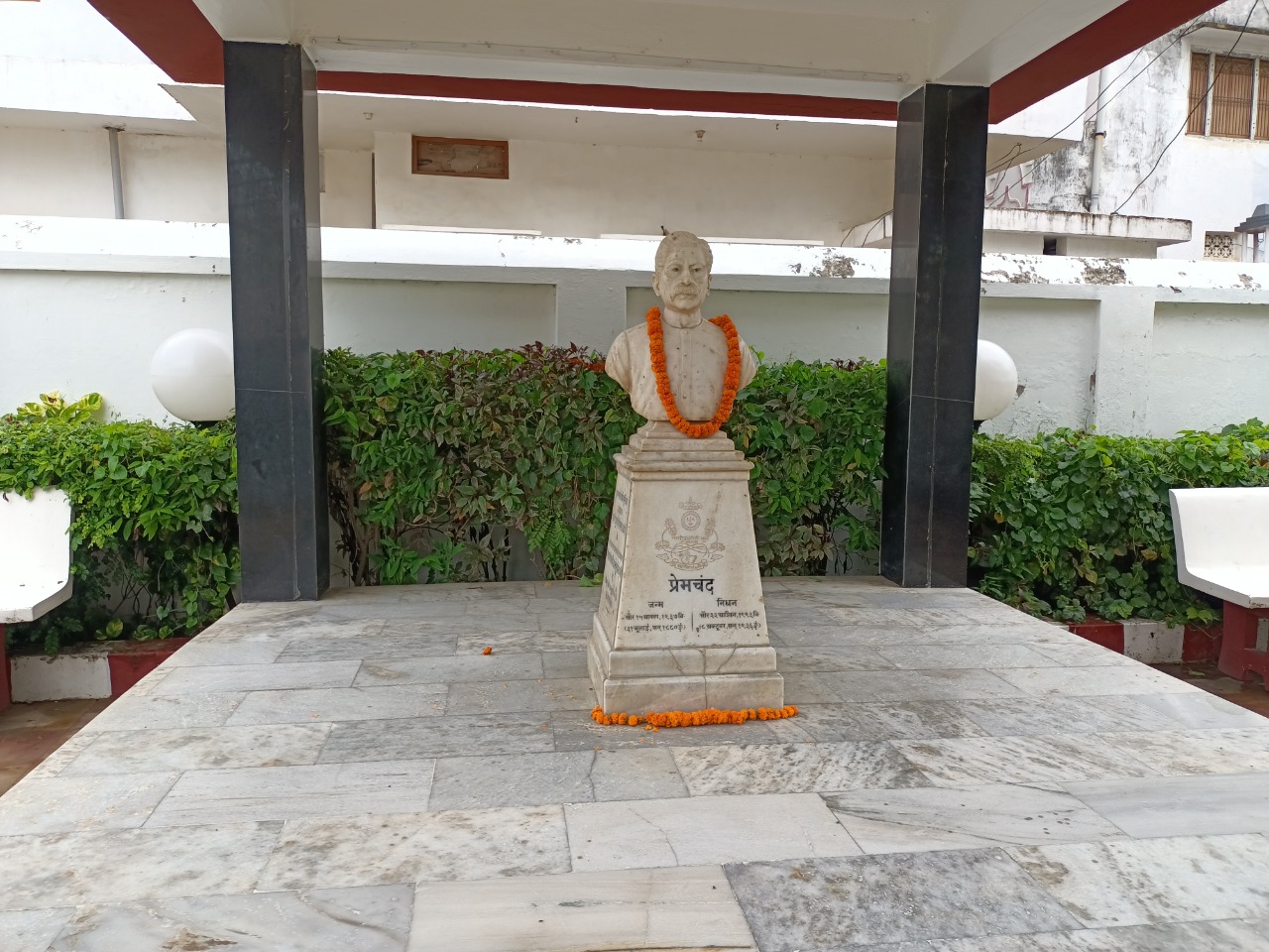 विशेष: शिवलिंग विवाद के दौर में किसको फ़ुर्सत है कि प्रेमचंद को याद करे 