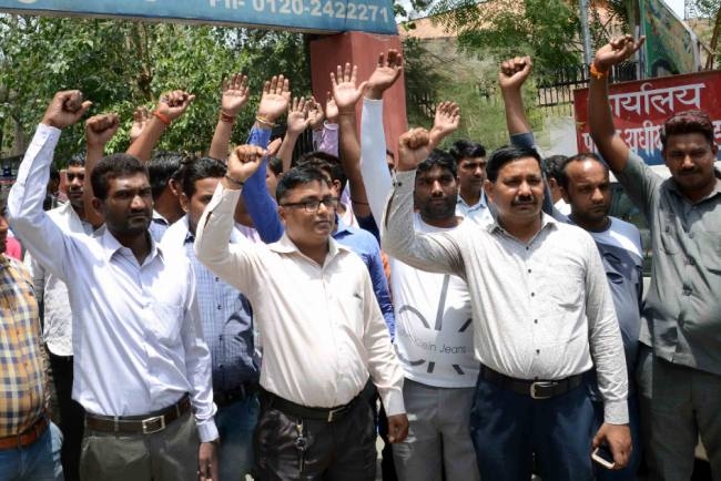 noida police 2.jpg