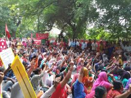 मज़दूरों की रैली