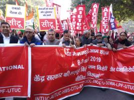 मज़दूर संगठनों का संसद मार्च