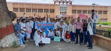 जोधपुर में मेडिकल छात्रों का धरना प्रदर्शन   