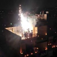 जमकर हुई आतिशबाज़ी