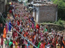 कलश यात्राएं जारी