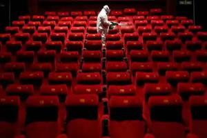 कोरोना महामारी के कारण बॉलीवुड उद्योग को भी हुआ हजारों करोड़ का नुकसान