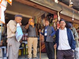 बेहतर स्वास्थ्य सुविधाओं की उम्मीद में उत्तराखंड के पर्वतीय क्षेत्र के लोग।