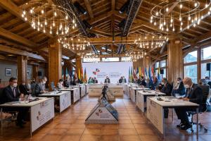 इबेरो-अमेरिकी सम्मेलन में कोविड-19 टीकों तक बराबर पहुँच की बात रखी गई