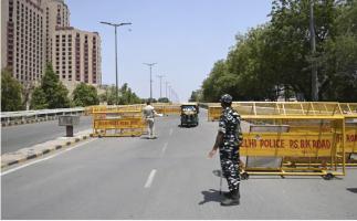कोविड-19: दिल्ली में एक सप्ताह का कर्फ़्यू, राजस्थान में 3 मई तक कड़ी पाबंदियां