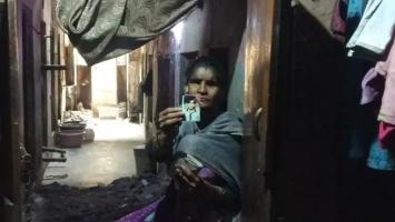 दिल्ली दंगा: एक साल से जेल में बंद है बेटा, ज़िंदा रहने के लिए मां भीख मांगने पर मजबूर