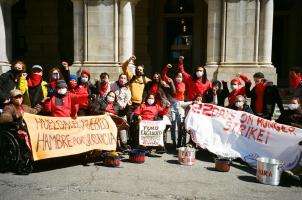 न्यूयॉर्कः भूख हड़ताल कर रहे बिना दस्तावेज़ के प्रवासी कर्मचारियों ने ऐतिहासिक जीत हासिल की