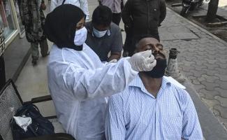 कोरोना अपडेट: देश में पहली बार 4 लाख से ज़्यादा नए मामले, 3,523 मरीज़ों की मौत