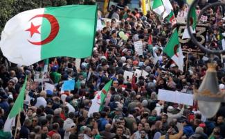अल्जीरिया के हिरक आंदोलन ने प्रदर्शन पर प्रतिबंध लगाने के सरकार के फ़ैसले की निंदा की