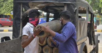 कर्नाटक: चामराजनगर अस्पताल की घटना ऑक्सीजन की कमी से 24 लोगों की मौत , कांग्रेस ने स्वास्थ्य मंत्री का मांगा इस्तीफा