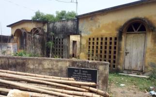 जैसे-जैसे ग्रामीण भारत में कोविड फैल रहा है, ढहता स्वास्थ्य ढांचा विफल हो रहा है