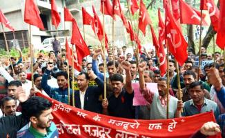 हिमाचल: होटल मज़दूर लाल झण्डा यूनियन ने होटल ईस्टबोर्न की संपत्ति कुर्क कर के मज़दूरों को पैसा देने की मांग की