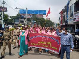 देहरादून में अपनी मांगों को लेकर रैली निकालती आशाएं, फोटो- सत्यम कुमार 