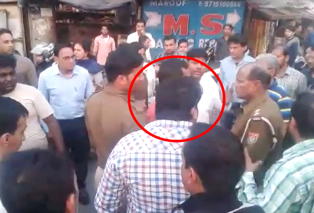 मुस्लिम महिलाओं को धमकाता रहा अज्ञात शख्स, मेरठ पुलिस मूकदर्शक बनी देखती रही