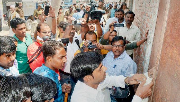 गलती लखनऊ नगर निगम की, ठीकरा मीट कारबारियों पर