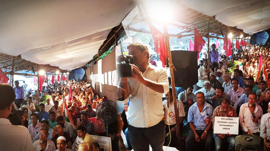 बंदरगाहों पर अनिश्चितकालीन हड़ताल