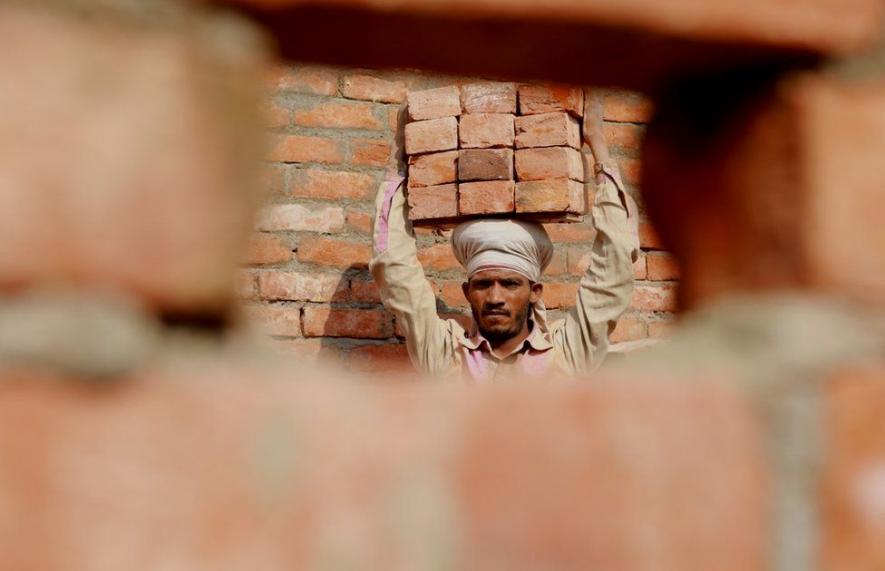 निर्माण मज़दूरों के अधिकारों की बात कब होगी?