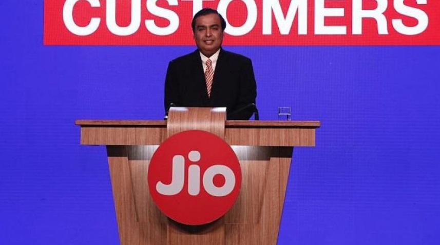 रिलायंस जियो ने क़रीब 5000 कर्मचारियों को काम से हटाया