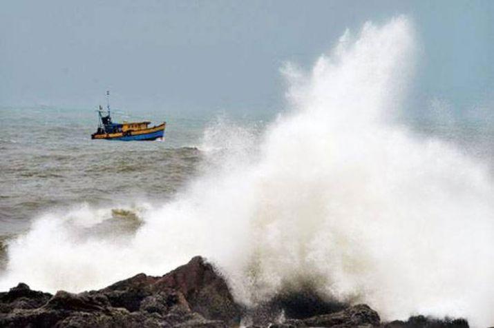 छह मछुआरों को बचाया गया, 25 अब भी बंगाल की खाड़ी में लापता
