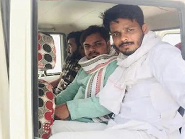 दो छात्र नेता गिरफ़्तार