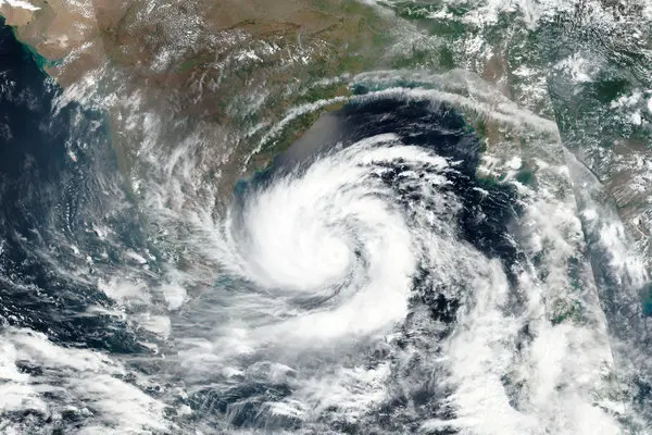 चक्रवात का संकट