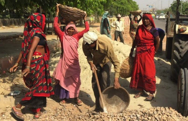 असंगठित क्षेत्र के मज़दूर