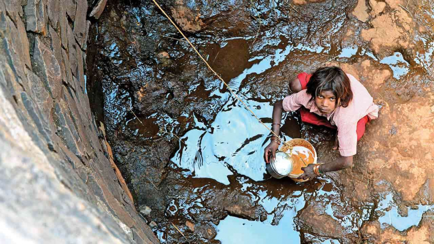 हाथ धोने की ठीक व्यवस्था नहीं है
