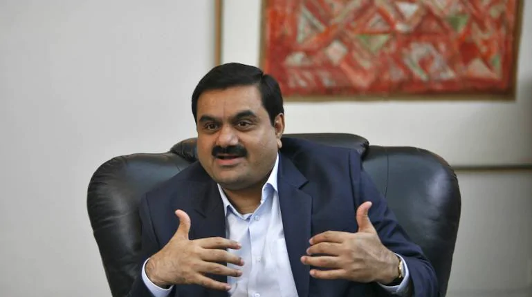 इस तरह से अडानी की कंपनी बन जाएगी देश की सबसे बड़ी 'प्राइवेट एयरपोर्ट ऑपरेटर'