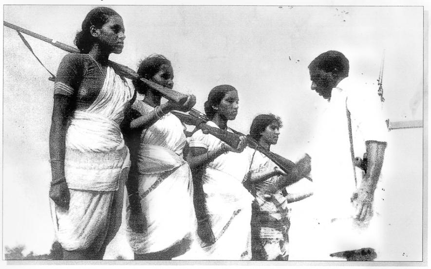 एक बाग नहीं,एक खेत नहीं,हम सारी दुनिया मांगेंगे