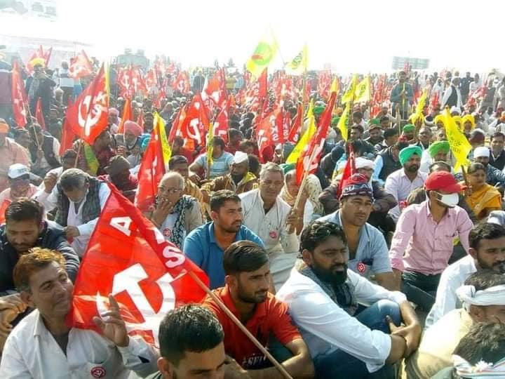 बतकही : किसान आंदोलन में तो कांग्रेसी, वामपंथी घुस आए हैं!