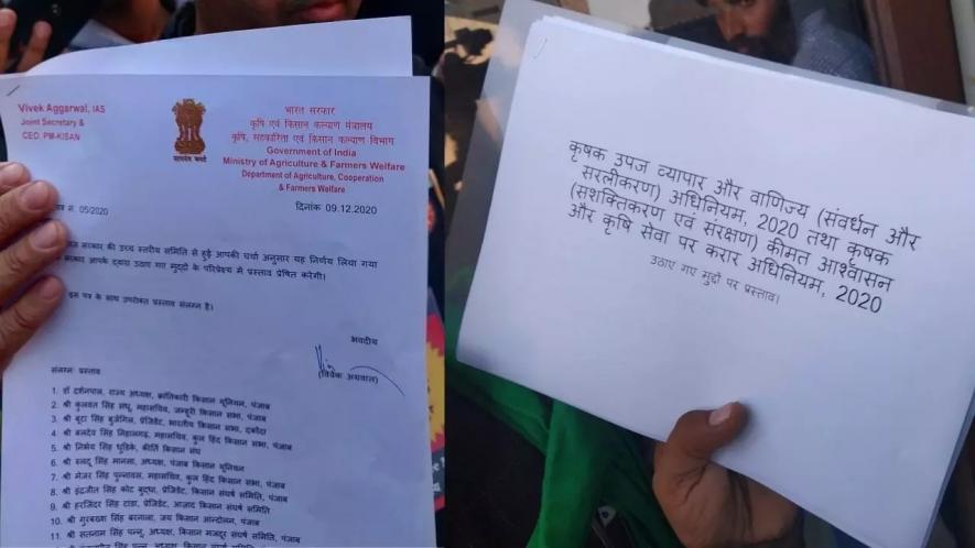 किसानों ने विवादास्पद कृषि कानूनों पर सरकार के प्रस्ताव को ख़ारिज किया