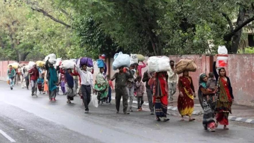 केंद्र अभी भी लॉकडाउन के दौरान हुई प्रवासी मज़दूरों की मौत के आंकड़े जुटाने में व्यस्त है