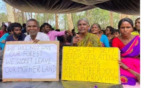 कर्नाटक : 6000 से ज़्यादा जेनु कुरुबा आदिवासियों ने टाइगर रिज़र्व के ख़िलाफ़ प्रदर्शन शुरू किया