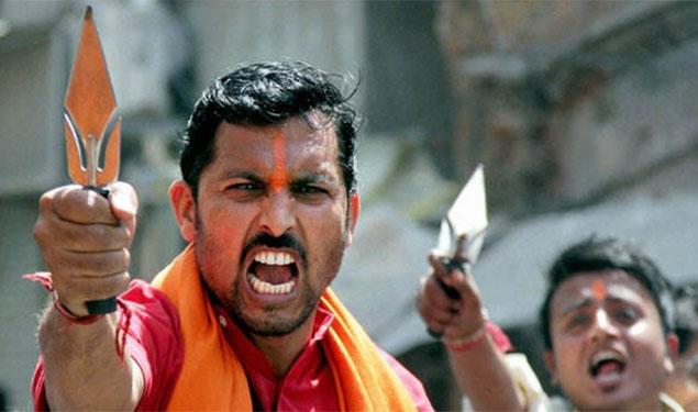 तिरछी नज़र : आहत भावनाओं का खौल कर बह जाना