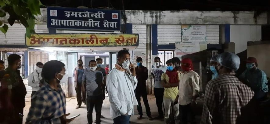 कोरोना मरीज़ों की मदद के लिए जुटे माले विधायक मनोज मंजिल
