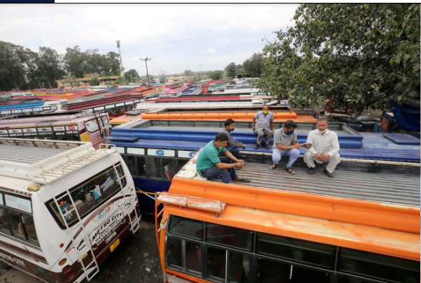 जम्मू-कश्मीर : हड़ताल पर गए ट्रांसपोर्टरों ने यात्री किराया बढ़ाने की मांग की