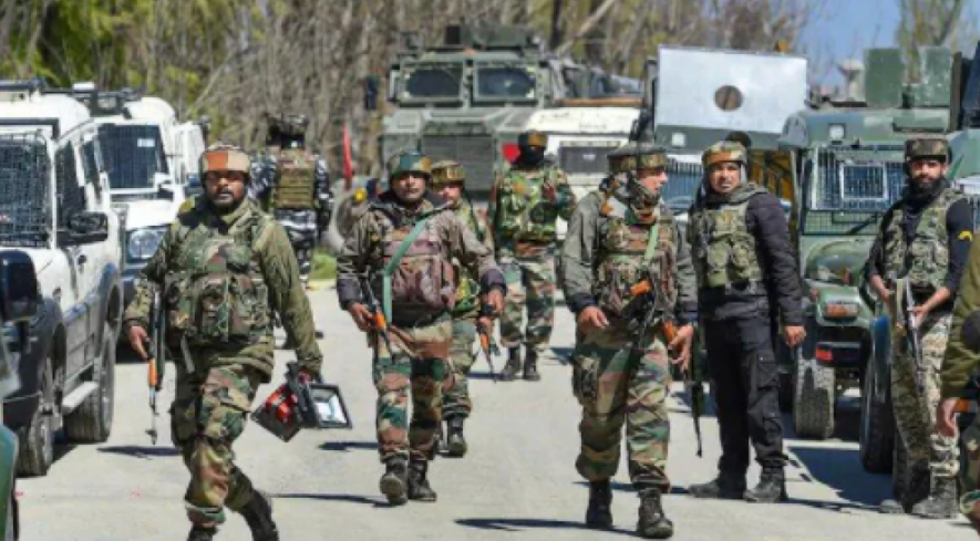जम्मू-कश्मीर सरकार ने "देश-विरोधी" कर्मचारियों की निगरानी के लिए टास्क फ़ोर्स का गठन किया