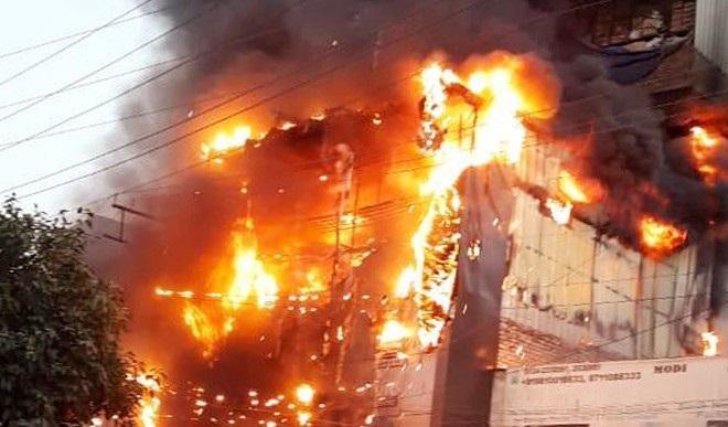 उत्तर प्रदेश के बिजनौर में पटाखा बनाते समय विस्फोट में पांच लोगों की मौत
