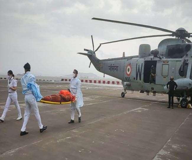 पी305 पर मौजूद लोगों में से 89 अब भी लापता, दो बजरों, ऑयल रिग के सभी लोग सुरक्षित हैं: नौसेना