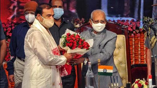 हेमंत बिस्वा सरमा ने असम के 15वें मुख्यमंत्री के रूप में शपथ ली