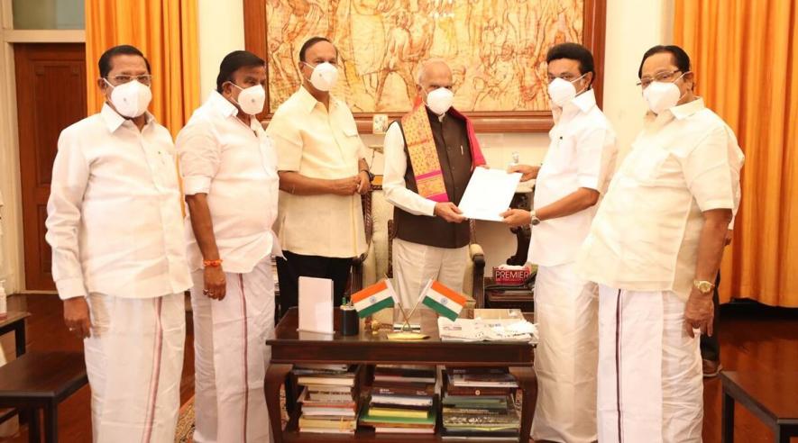 तमिलनाडु: स्टालिन ने 34 मंत्रियों के साथ ली मुख्यमंत्री पद की शपथ