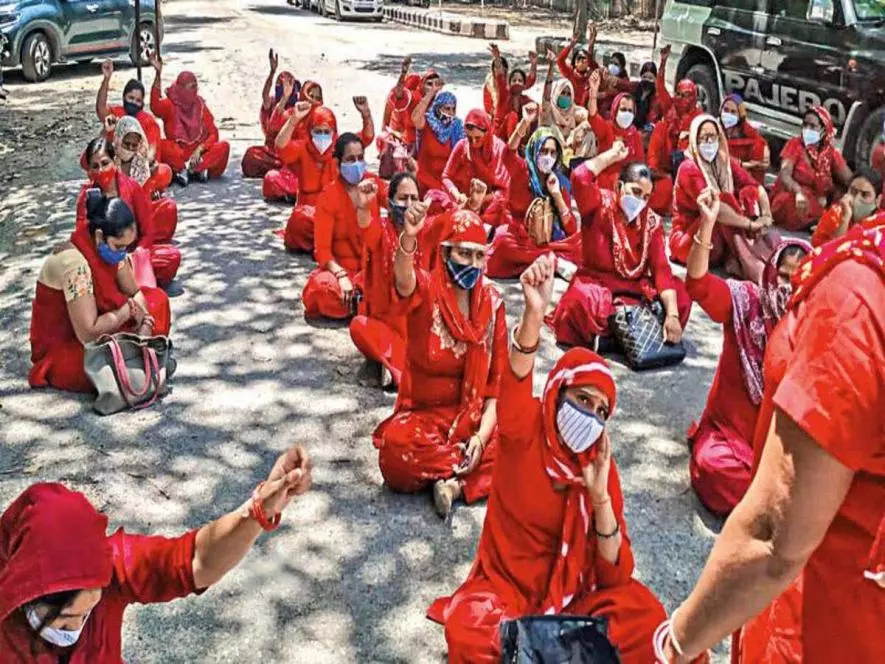 हरियाणा में आशा कार्यकर्ताओं ने निगरानी रखे जाने के डर से सरकार के ट्रैकिंग ऐप को नकारा