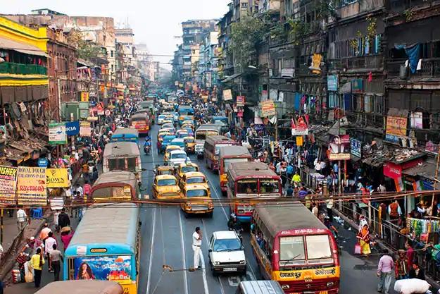 झरोखा: कलकत्ता में अलग-अलग रंग हैं, श्रीराम की एकरसता नहीं!
