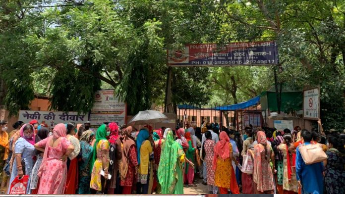 दिल्ली : लॉकडाउन के 50 दिन बाद जागी सरकार, 5 जून से बिना राशन कार्ड वाले ज़रूरतमंद लोगों को देगी नि:शुल्क राशन